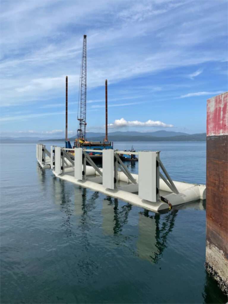 50Ton, 24ft x 87ft Floating Leads on water