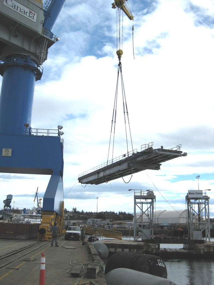 Crane lifting ramp